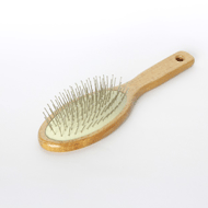 女性用かつらの、くしの正しい使い方について