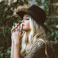 かつらと帽子を上手に併用